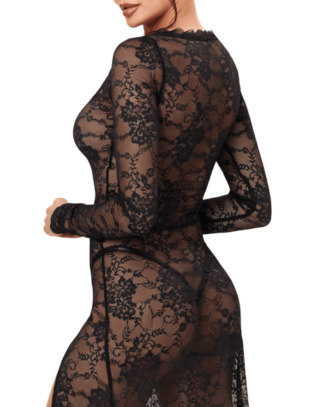 Robe longue en dentelle avec décolleté plongeant